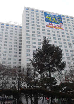 (사진= 묵정공원에서 바라본 충무로엘크루2공사현장, 사진제공=대우조선해양건설)